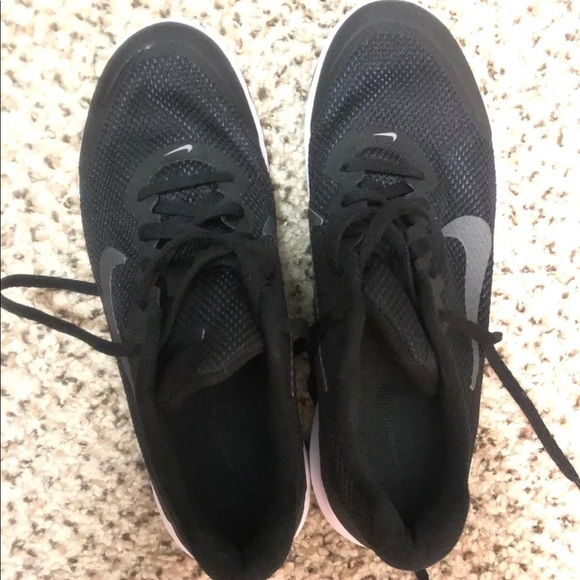BRAND NEW! Nike flex experience rn 4 size 8 - Picture 2 of 8